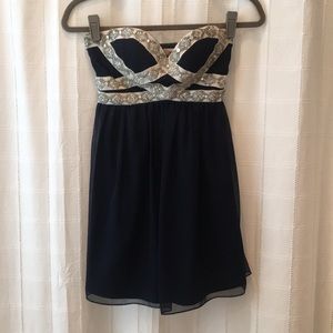 ‼️3/$20 or 4/$25‼️GB navy strapless formal dress